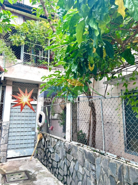 Bán chdv ngang lớn 4.7m2- cách vài bươc chân ra mtxe hơi đến nơi-  đ.sô  lưu thông khánh hội - hoàng diệu- nguyễn tất thành.