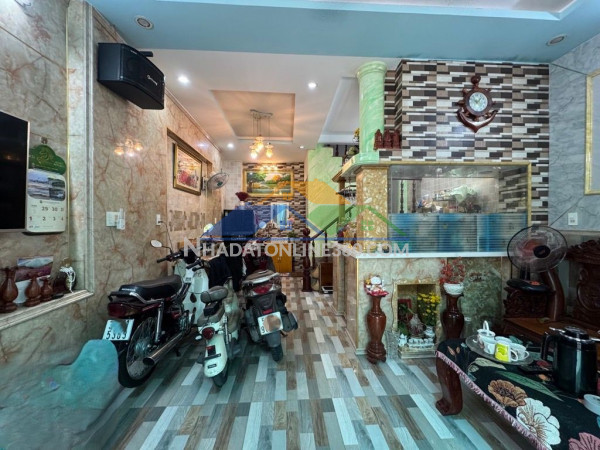 Bán đất tặng nhà ngang 6m hẻm 364 dương quảng hàm 132m2 tiện xây chdv dòng tiền 13.5 tỷ