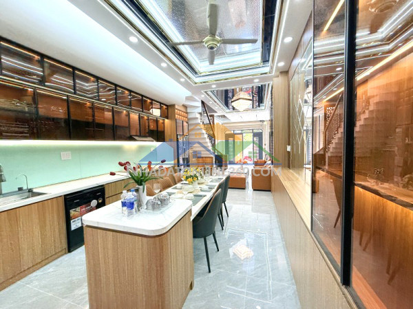 Bán nhà 4 tầng mới keng hẻm xe hơi 59m2 chỉ 7,95 tỷ linh đông thủ đức