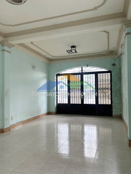 Nhà góc 4 tầng mặt tiền hoàng kim giao p5q8. giá: 16.5 tỷ