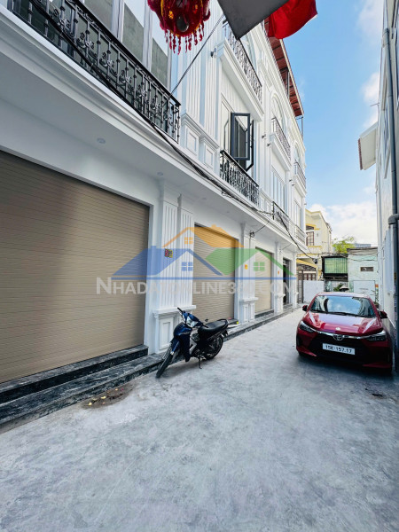 Chỉ còn 2 căn cuối khách ko nhanh thì hết.
nhà mới 4 tầng, ô tô đỗ cửa mà giá chỉ hơn 3 tỷ- phương lưu, vạn mỹ