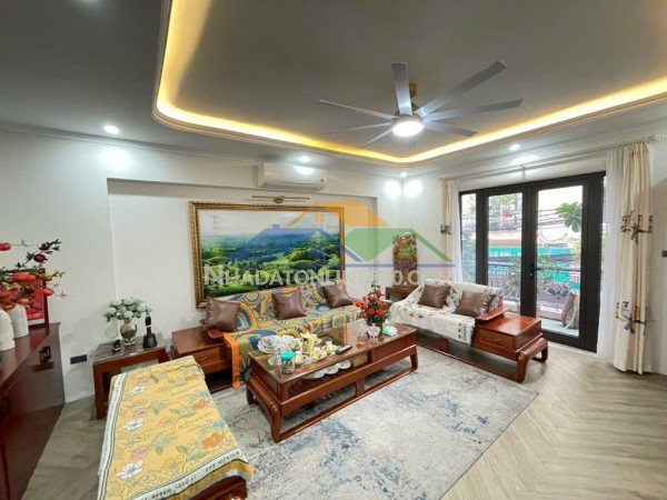 Bán nhà đẹp ngọc lâm long biên- dân xây- sát phố 5m oto -65m 5 tầng nhỉnh 10 tỷ(tl)