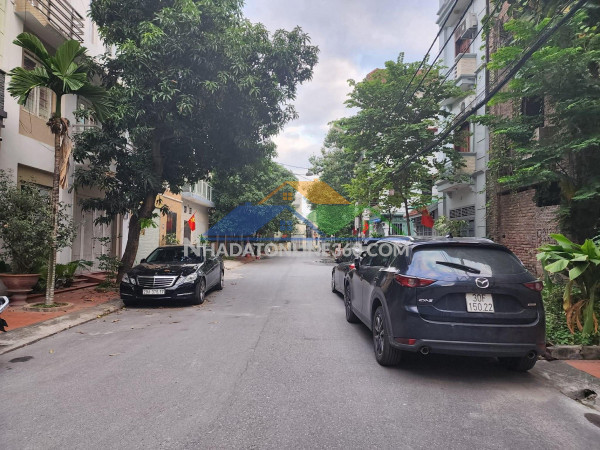 Biệt thự xây thô bồ đề, 80m x 6tầng, mt 8.2m, vỉa hè, mặt đường 10m, ôtô dừng đỗ ngày đêm