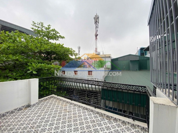 Bán nhà la thành 40m 5 tầng thang máy, 20m ra ô tô đỗ chỉ 12,2 tỷ