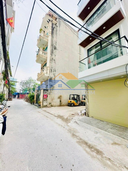 Nhà đẹp cổ linh, 7 tầng thang máy, full nội thất, ôtô tránh, view cầu trần hưng đạo