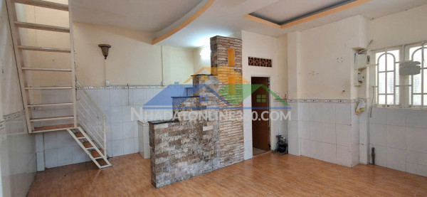 Bán nhà mặt tiền kinh doanh 
ngang 3.3 dài 16m đúc xây dựng mới q4 cạnh q1