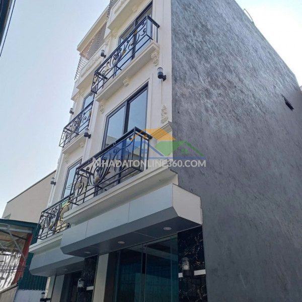 Nhà đẹp học viên tài chính - dt46m2 - 5 tầng - giá 8.8tỷ - ngõ ô tô thông - kinh doanh