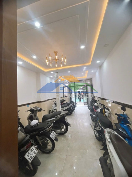 Bán nhà 3 tầng đường số 2 gò vấp 108m2, xh đậu cửa giá 6tỷ65 tn15triệu
