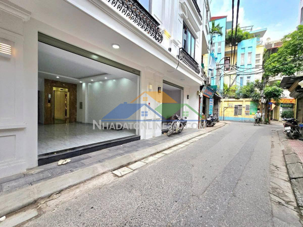 Giá tốt, bán nhà lạc long quân, ô tô vào nhà, 5 tầng mặt tiền rộng, nhà đẹp ở ngay, chỉ 15 tỷ