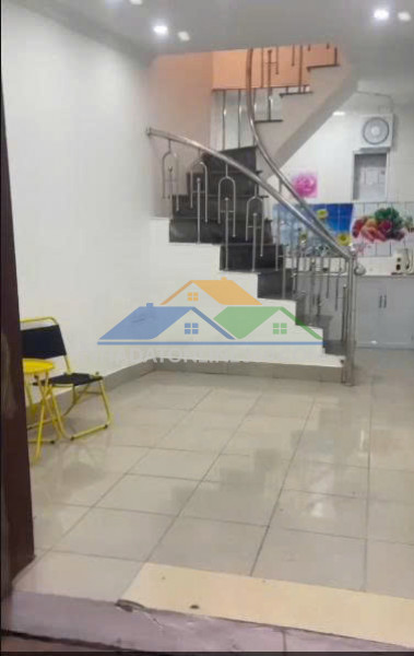 Cc cần cho thuê nhà ngõ lĩnh nam, 32m² x 5 tầng, 3 ngủ, 3 vệ sinh,...