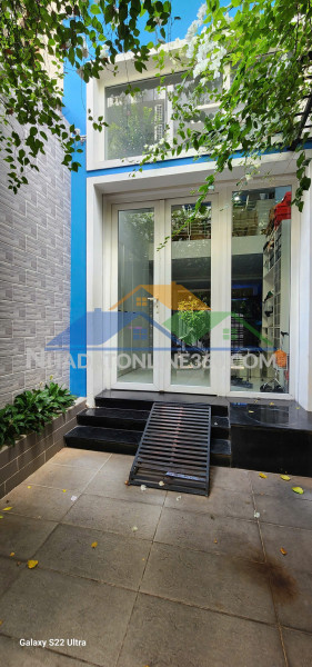 Nhà phố khu trung tâm q10. 2 mặt hẻm thông thoáng. đầy đủ nội thất. khu an ninh, văn minh, yên tĩnh. lh 0968681386