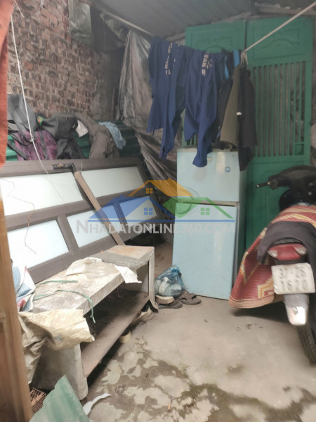 Bán gấp giá rẻ giải phóng 63m, cấp 4, mặt tiền 4.5m, 950 triệu hoàng mai.