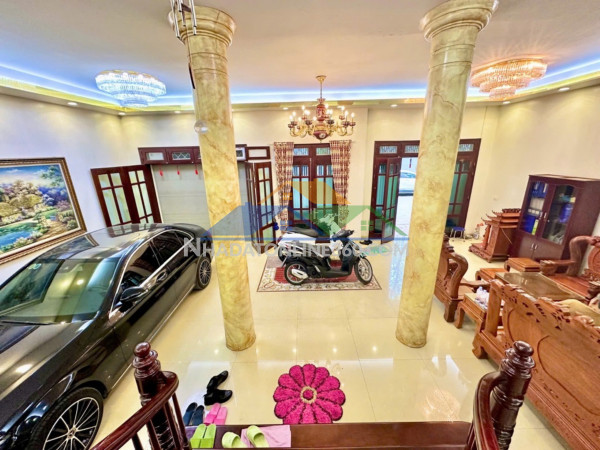 Giá đầu tư, bán biệt thự khu võng thị tây hồ, ô tô vào nhà, 120m chỉ 34 tỷ