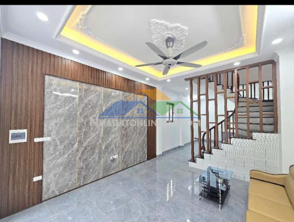 Bán nhà đẹp phố lạc long quân 40m2 4tầng mặt tiền 4m nhỉnh 9tỷ tây hồ