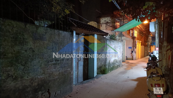 Vỡ nợ bán 193m2 đất ngõ 3m, đi dạo 500m ra hồ thong thả