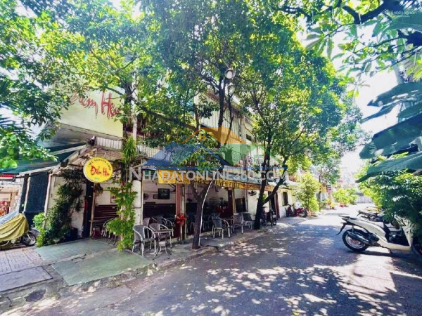 Mặt tiền lô góc khu độc lập – giáp luỹ bán bích – 93m ngang 5.2 nhỉnh 19