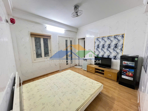 Chính chủ cho thuê căn hộ tập thể d3 giảng võ, quận ba đình,...