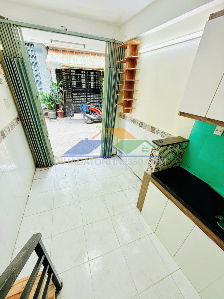 Nhà 2 tầng nở hậu hẻm 4m âu dương lân p3q8. giá 1,85 tỷ tl