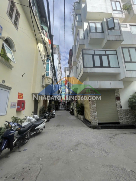 Bán đất tặng nhà c4 - học viên tài chính - dt50m2 - mt4 m - giá hơn 8 tỷ 
 đường thông , ô tô - kinh doanh