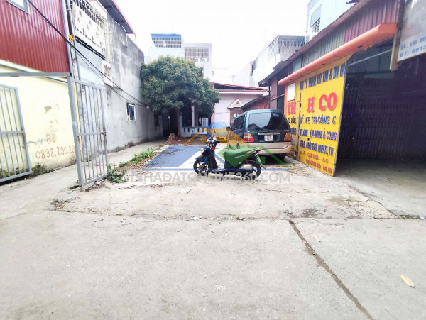 Bán đất thiên lôi - 86m - lô góc 3 mặt thoáng - sát mặt đường - giá 4.8 tỉ