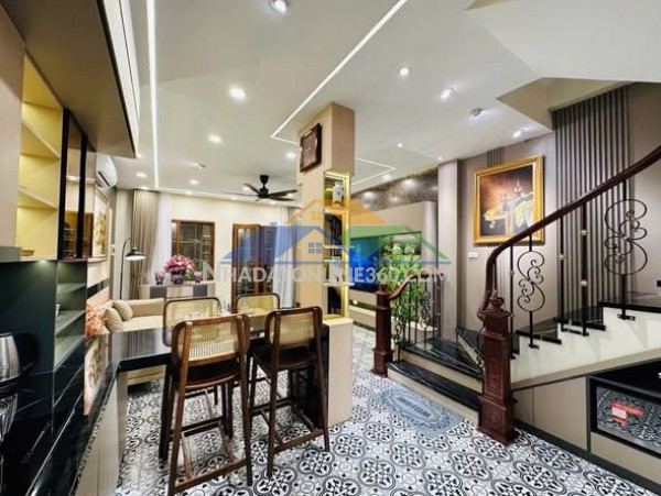 Siêu hiếm, bán nhà văn cao, nhà đẹp ở ngay, 5 tầng, 63m, chỉ 15 tỷ