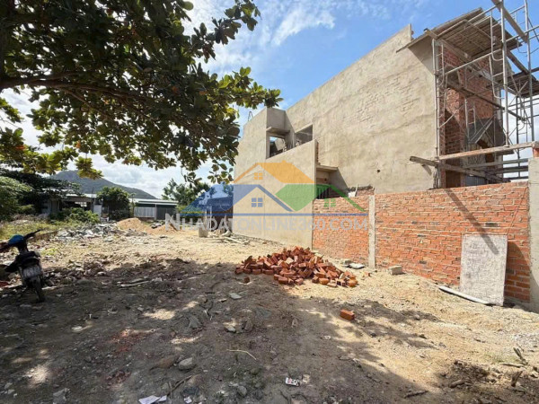 Chỉ với hơn 5ty để sở hữu ngay lô đất mặt tiền mai thị dõng - hòn nghê - tây nha trang cách biển 2,5km