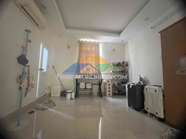 Do chuyển chỗ làm để thuận tiện việc kinh doanh, mình cần pass lại phòng trọ diện tích 25m², phòng rộng rãi, ở thoải mái.