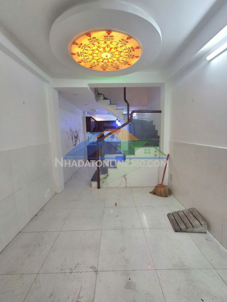 Gấp bán nhà cmt8- quận 10 - 5 tâng - 7pn - 39m2 - giá 7.8 tỷ