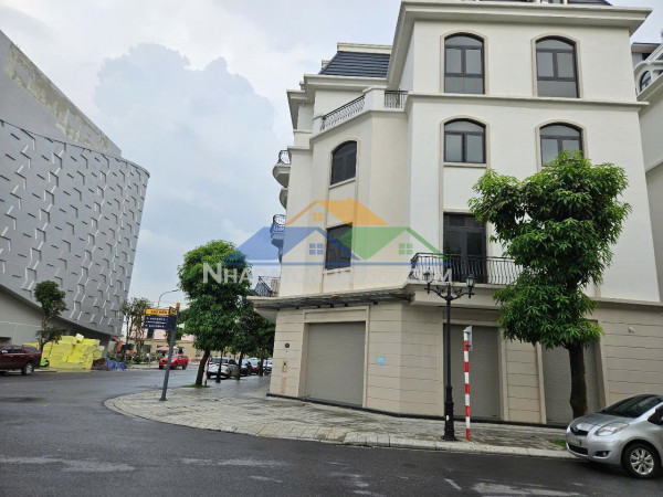 Cho thuê mtkd/shophouse lô góc- đối diện vincom ocean park2