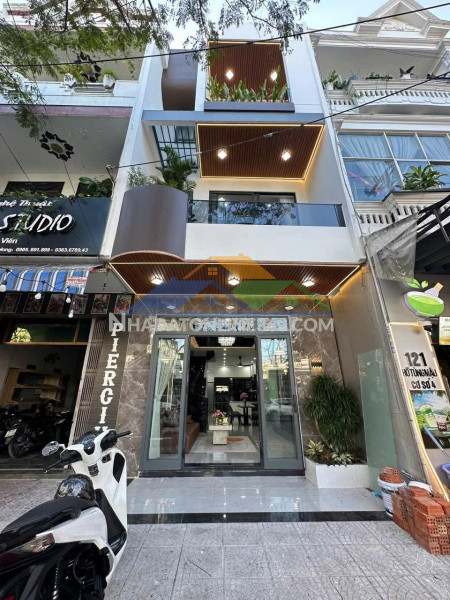 ????????bán nhà 3 tầng đường lương khánh thiện - gần biển