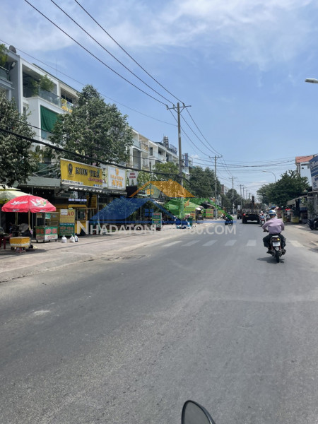 Bán nhà mặt tiền 32x44m giá 50 tỷ đường xuân thới thượng 24