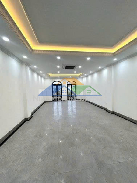 Chính chủ cho thuê tầng 3 trong nhà 7 tầng làm phòng tập...