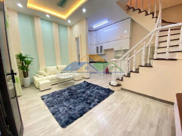 Cầu giấy dt 36m x5 tầng 7,86 tỷ ngõ thông,gần ô tô,full nội thất