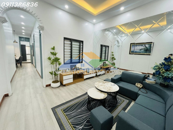 ????siêu tập thể trần bình, cầu giấy 48/65m, 3pn 2vs, ô tô đỗ cổng, nội thất leng keng????