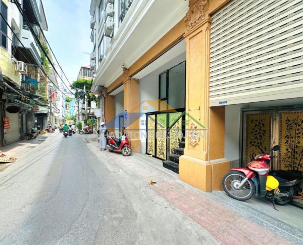 Mặt phố hiếm, bán nhà mặt phố khu vĩnh phúc, kinh doanh, ô tô tránh, 120m chỉ 41.5 tỷ