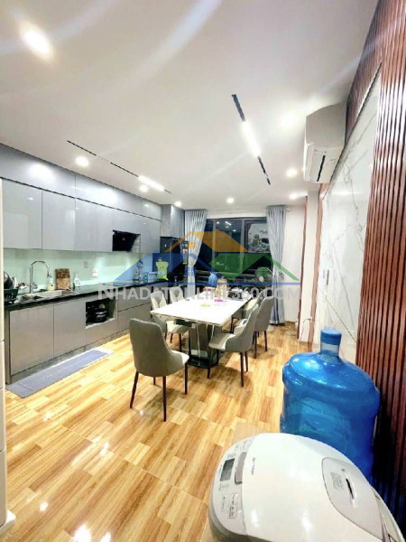 Bán nhà đào tấn 50m x6 tầng thang máy 17,2 tỷ full nội thất,mặt ngõ thông