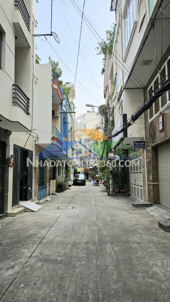 Bán nhà mặt tiền kinh doanh 
ngang 3.3 dài 16m đúc xây dựng mới q4 cạnh q1