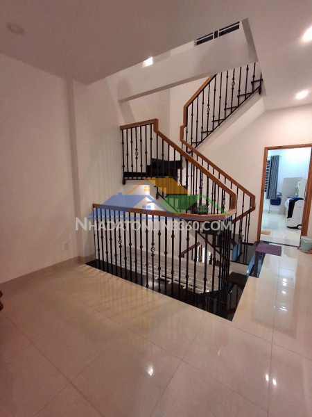 **bán nhà hxh cộng hòa ** phường 13, tân bình (6x15m) 5 tầng mới