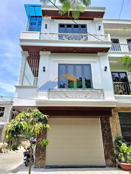 Bán nhà phân lô 15 khúc thừa dụ - đường 15m - lô góc 2 mặt - giá 4.38 tỉ