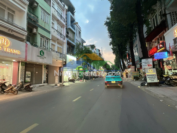 Giảm 12 tỷ còn 47 tỷ ks 8 lầu+hầm nguyễn thái bình ngang 8m...