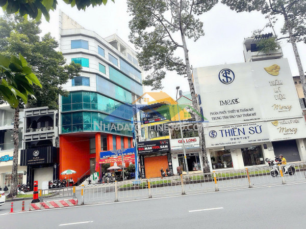 Độc tôn hiếm bán - căn góc 2 mặt tiền 40m đ. trần hưng đạo, q1 - ngay phố tây bùi viện - dòng tiền đều 88tr/th*lh giang giang: 0938676685