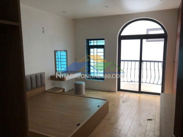 Bán nhà mới-full nội thất ở luôn phố thanh am 58 m2 x 5 tầng 10.8 tỷ long biên-hà nội.