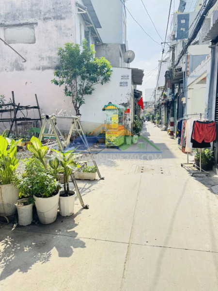 Bán gấp nhà lê trọng tấn tây thạnh tân phú sát tân bình 62m2 ,2 tầng 5 tỷ