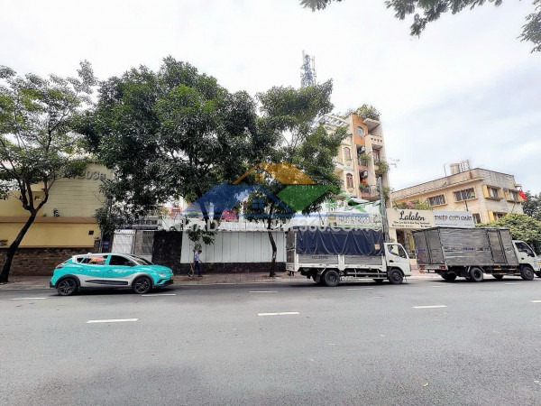 Bán nhà 2 tầng ngay khu biệt thự đ. cách mạng tháng 8, quận 3 - ngang đẹp 4,4m*19m - chỉ 16,5t*lh giang giang: 0938676685