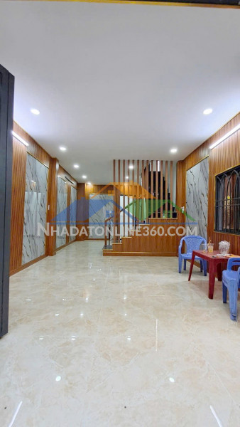 Nhà mới 2 tầng góc 3 mặt hẻm hẻm 372 tùng thiện vương p13q8. giá: 5.9 tỷ