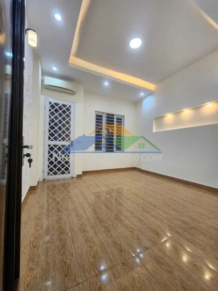 ???? bạn có tin? nhà 4 tầng trung tâm đống đa, ngõ 3 gác, gần ô tô, giá chỉ 2.6 tỷ!