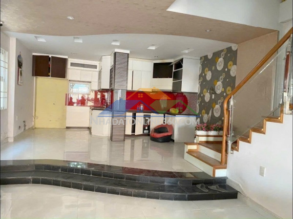 ♥ góc kiệt ô tô đậu gần mt trần bình trọng, 80m2, 4 tầng, 8.x tỷ