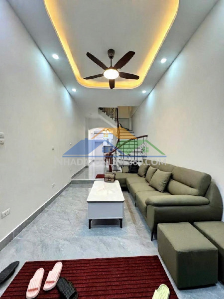 Ngọc khánh dt 35m x5 tầng 12,7 tỷ-cách 1 nhà ra phố,full nội thất