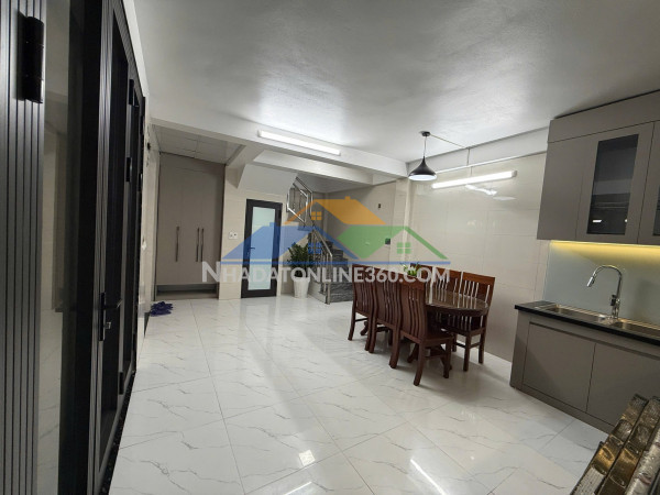 Cho thuê phòng 30m² – hàng than, hoàn kiếm (cho thuê lâu dài)