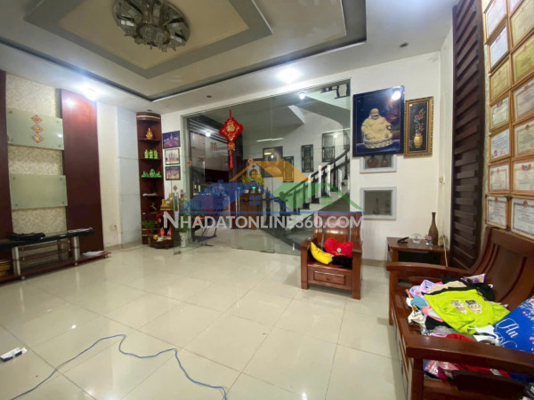 Giảm sock 5tỷ, bán biệt thự 300m2 dĩ an,đường nhựa trước...